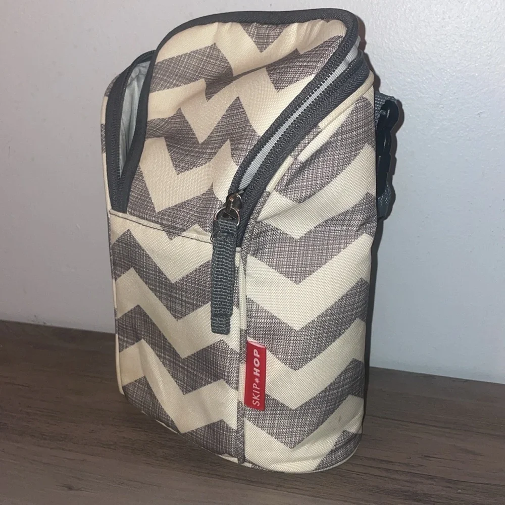 Skip Hop Grab & Go Double Bottle Bag, Chevron - Picture 5 of 8